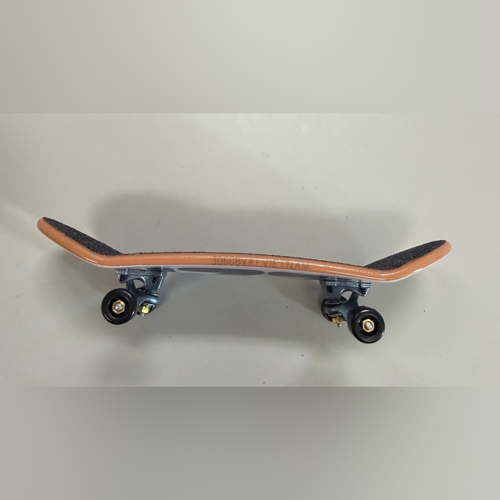 Tech Deck Throwback Series PIZZA “FILA” Ultra Rare Toy Finger Skateboard - Picture 4 of 4